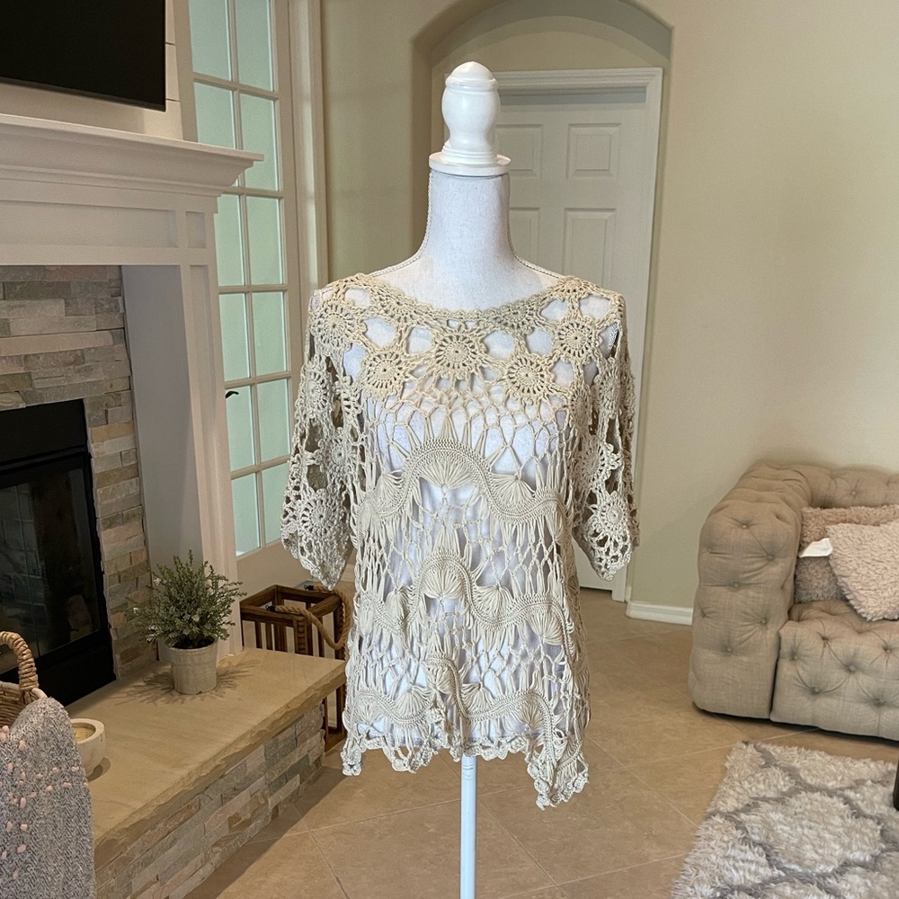 Millers beige floral crochet top size XL